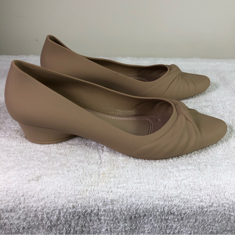 ALINA WOMENS SZ 40/9 M POLYURETHANE POINTED TOE COMFORT FLATS BEIGE